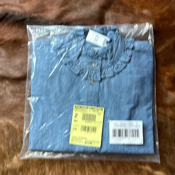 I Crew denim blouse with ruffled collar and sleeves. - Picture 4 of 5